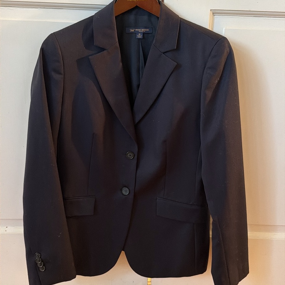 Brooks Brother Navy Boys 100% wool blazer, “364” with blue buttons, size 10